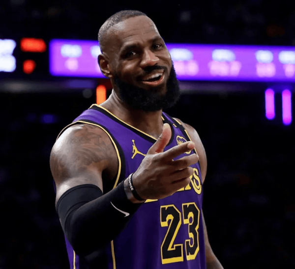 AG捕鱼 东契奇谈詹姆斯：勒布朗在这个年级得回的树立惟一无二